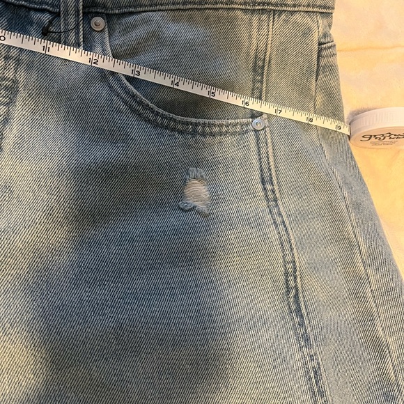 Distressed Barrel Leg Boyfriend Jeans - Picture 5 of 6